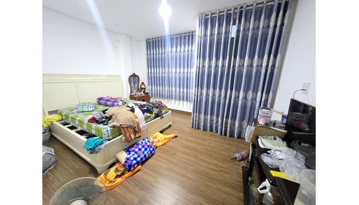 Siêu Phẩm 3 Tầng Hẻm Xe Hơi 99m2_5*20 Chỉ 7 tỷxx Hồ Bá Phấn Phước Long A Quận 9 Quá Ngon